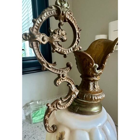 Wave Crest Mantle Ewer, Decorative Decanter, Unmarked, Circa 1900’s - Picture 5 of 10